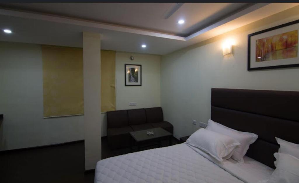 Ample Yard Hotell Chennai Eksteriør bilde