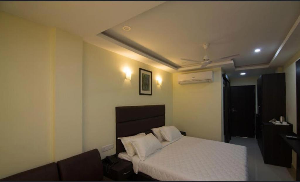 Ample Yard Hotell Chennai Eksteriør bilde