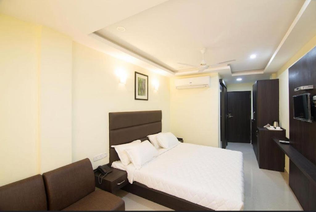 Ample Yard Hotell Chennai Eksteriør bilde